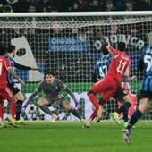 Pavlovic tocca di mano, Jackson segna: proteste in Atalanta-Bayern Monaco