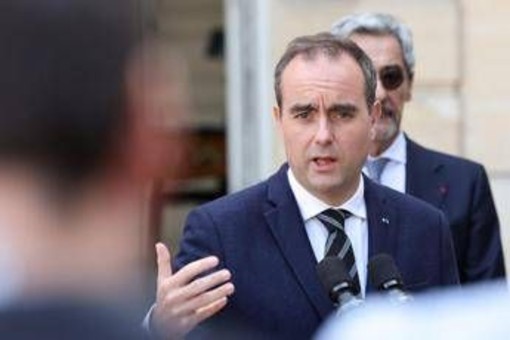 Proteste in Francia, Lecornu: "Violenze iniziate da subito, modalità senza precedenti" Proteste in Francia, Lecornu: "Violenze iniziate da subito, modalità senza precedenti"