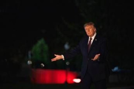 Iran, la promessa di Trump: "La guerra finirà dopo le elezioni di midterm" Iran, la promessa di Trump: "La guerra finirà dopo le elezioni di midterm"
