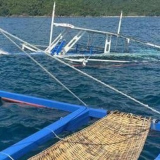 Filippine, affonda barca: salve nove turiste italiane