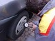 Auto, scatta il cambio gomme invernali 2025 ma occhio al fai da te