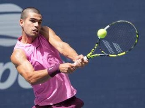 Us Open, troppo Alcaraz per Darderi: lo spagnolo domina contro l'azzurro e vola agli ottavi
