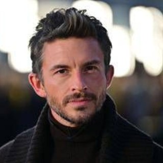 Jonathan Bailey è l'uomo più sexy del 2025 secondo People