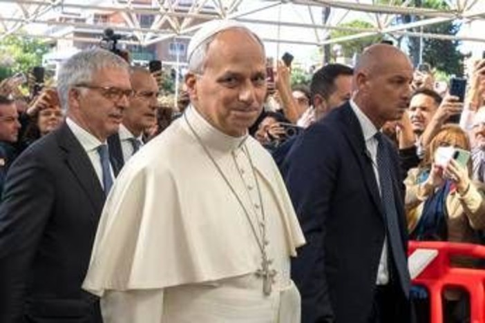 Papa Leone operato per un tumore maligno al polmone: l'intervento e la convalescenza, cosa sappiamo Papa Leone operato per un tumore maligno al polmone: l'intervento e la convalescenza, cosa sappiamo