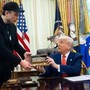 Trump-Musk, scontro totale. Il presidente: &quot;Sei impazzito&quot;. Mr X: &quot;Il tuo nome nei file di Epstein&quot;