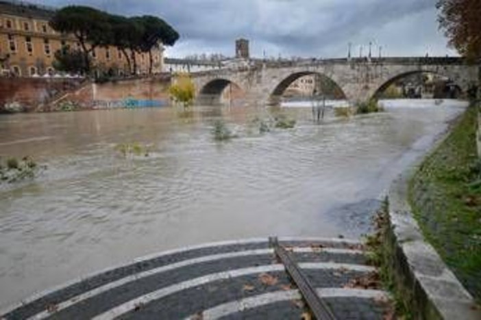 Roma, la promessa di Gualtieri: &quot;Entro 5 anni potremo fare il bagno nel Tevere&quot;