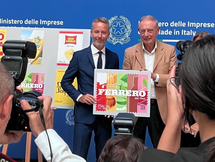 Ferrero tra le eccellenze italiane, ecco il francobollo dedicato
