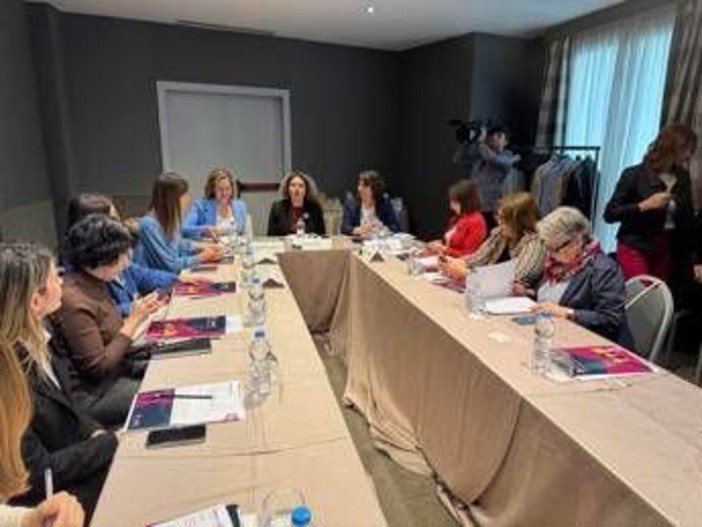 Malattie rare, al via campagna 'She SpeaXX' per dare voce alle donne con malattia di Fabry