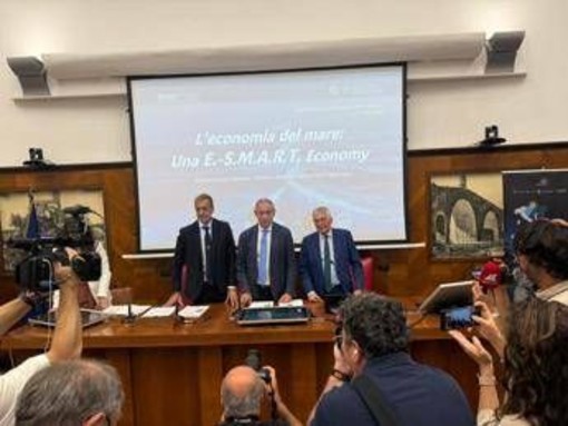 Blue economy, Urso: &quot;Economia del mare comparto trainante del sistema paese&quot;