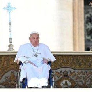 Papa Francesco, Vaticano: &quot;Convalescenza continua, infezione ancora presente in lieve riduzione&quot;