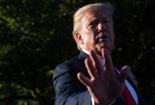 Caso Espstein, Nyt: "Dai documenti sparite accuse di una donna a Trump"