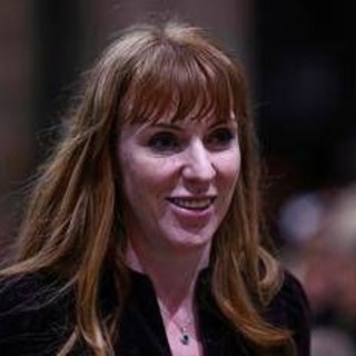 Scandalo casa nel Regno Unito, si dimette la vice premier Rayner