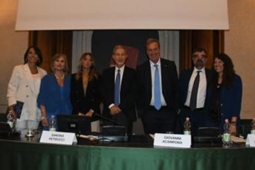 Mare, Musumeci: "Underwater e spazio sfide priorità per il governo" Mare, Musumeci: "Underwater e spazio sfide priorità per il governo"