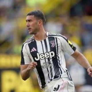 Vlahovic, tiro horror con il Dortmund. E i tifosi si scatenano