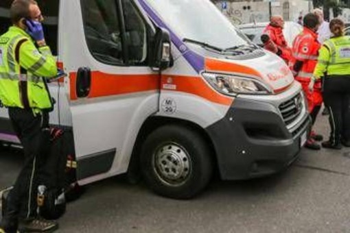 Travolta e investita da un camion: morta sul colpo donna nel Verbano