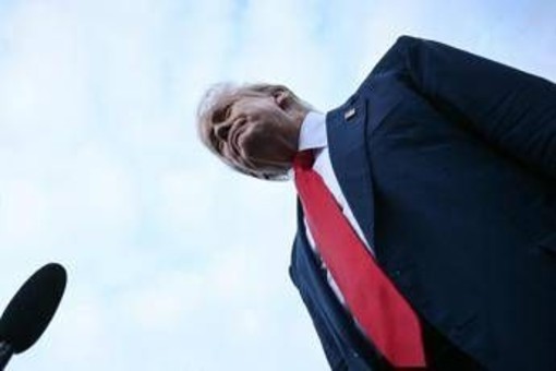 Dazi, Trump: &quot;Con Ue accordo possibile al 50%&quot;. E attacca su immigrazione e rinnovabili