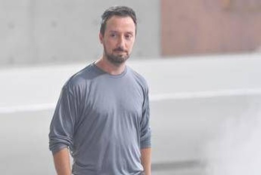 Saint Laurent, finisce l'era Vaccarello: dieci anni che hanno cambiato la maison Saint Laurent, finisce l'era Vaccarello: dieci anni che hanno cambiato la maison