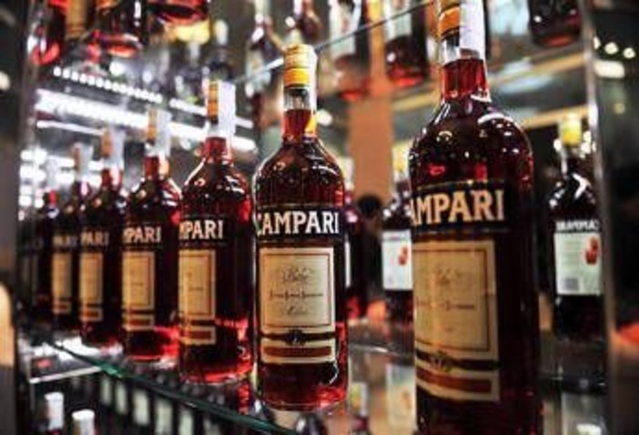 Campari, indagine per evasione fiscale: maxi sequestro di oltre un miliardo in azioni Campari, indagine per evasione fiscale: maxi sequestro di oltre un miliardo in azioni