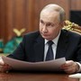 Ucraina, Putin attacca: &quot;Sanzioni? Occidente si danneggia da solo, idioti&quot;
