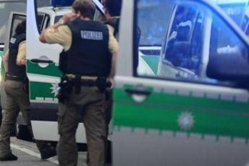 Germania, esplosioni e spari a Monaco di Baviera: un morto