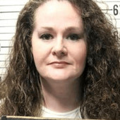 Christa Pike dimessa dall'ospedale dopo le due iniezioni letali fallite: torna in carcere Christa Pike dimessa dall'ospedale dopo le due iniezioni letali fallite: torna in carcere