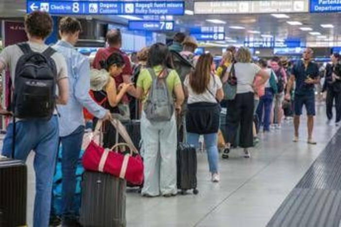 Novità in aeroporto, all'imbarco non servono più i documenti d'identità