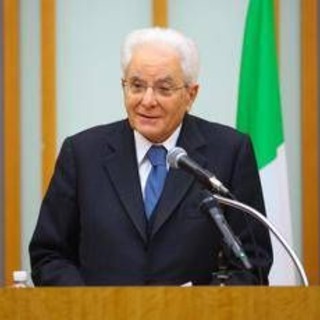 Mattarella ricoverato, valanga social di auguri e solidarietà. Ma spuntano i soliti squallidi haters
