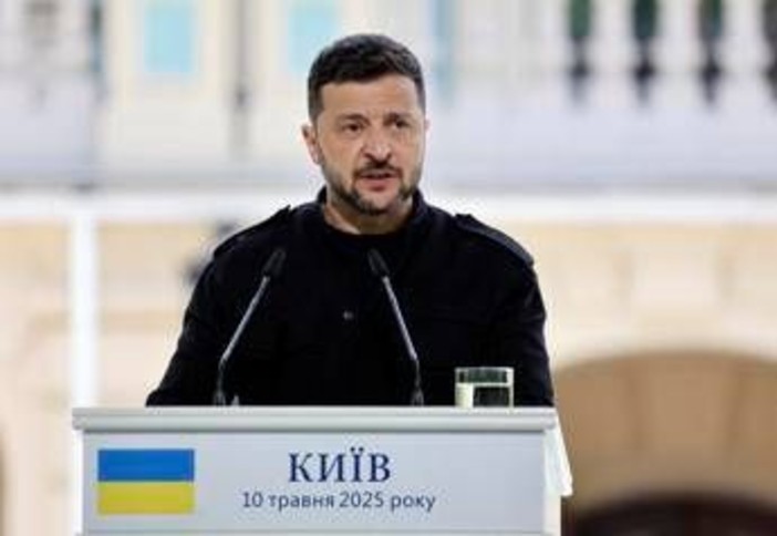 Ucraina, Zelensky: &quot;Pronto missile a lungo raggio, può colpire a 3mila km di distanza&quot;