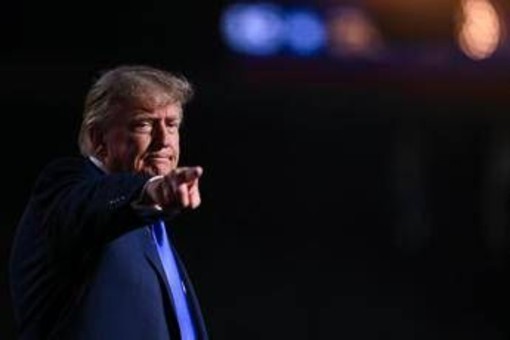 Usa, Trump rilancia: "500 dollari a un milione di americani truffati da Obamacare"