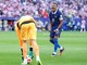 Francia-Paraguay 1-0, la sintesi di Mbappé: "Abbiamo messo le mani nella m..."