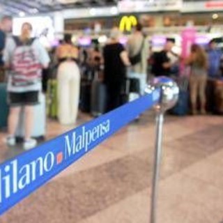 Terrorismo, polizia blocca volo a Malpensa e arresta ricercato francese diretto in Bahrein