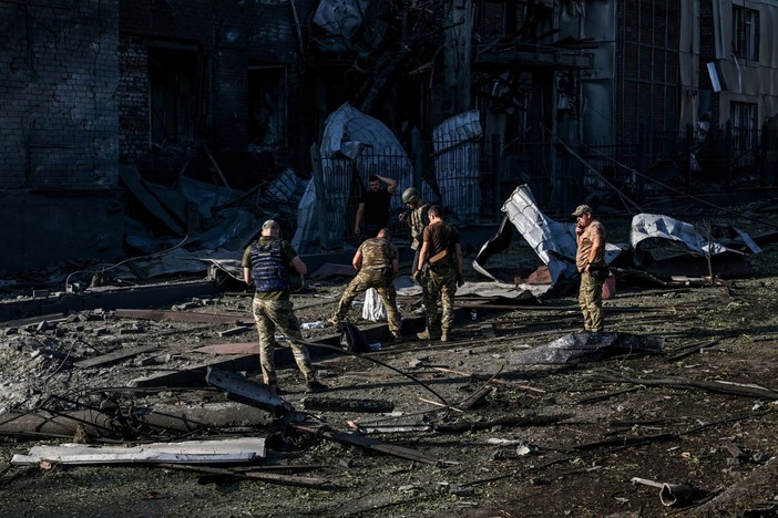Notte di attacchi incrociati tra Russia e Ucraina, morti e feriti Notte di attacchi incrociati tra Russia e Ucraina, morti e feriti