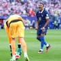 Francia-Paraguay 1-0, la sintesi di Mbappé: "Abbiamo messo le mani nella m..." Francia-Paraguay 1-0, la sintesi di Mbappé: "Abbiamo messo le mani nella m..."