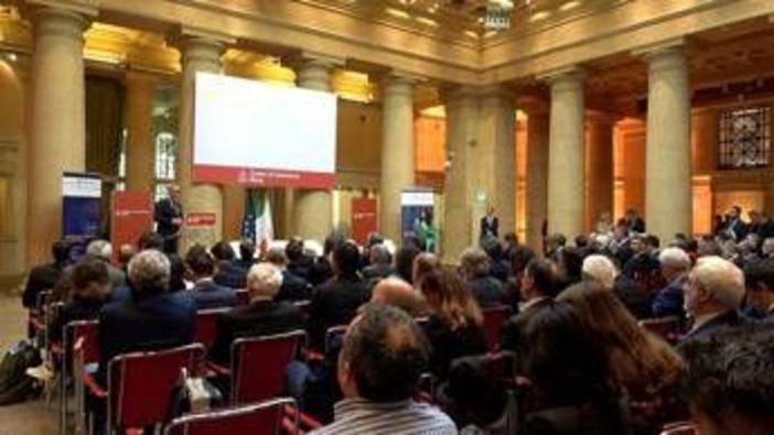 Blue economy, Urso: "Terminali portuali infrastrutture strategiche, da governo dialogo continuo con il settore"