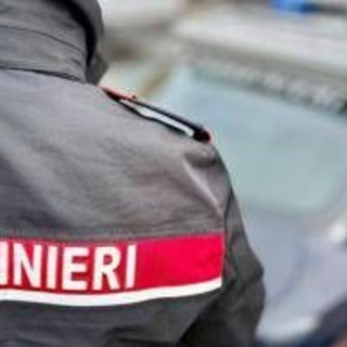 Varese, donna accoltellata a morte dal marito nel cortile di casa