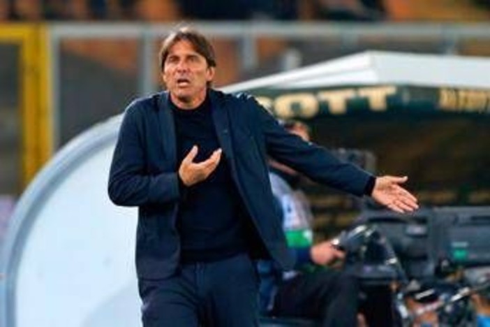 Serie A e polemiche, Conte punge: "Napoli primo dà fastidio" Serie A e polemiche, Conte punge: "Napoli primo dà fastidio"