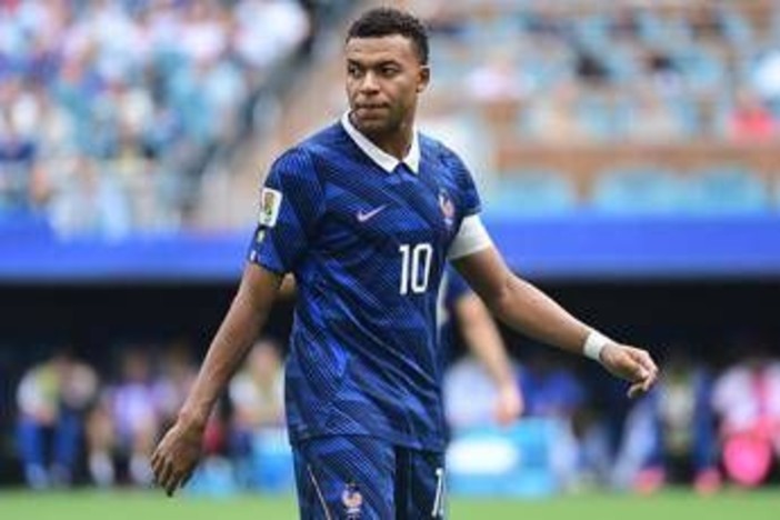 Mbappé: "Io come Ronaldo? La Francia non mi farà mai giocare fino a 41 anni" Mbappé: "Io come Ronaldo? La Francia non mi farà mai giocare fino a 41 anni"