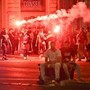 Francia, incidenti dopo vittoria Psg: ragazzo muore a Dax, 294 arresti