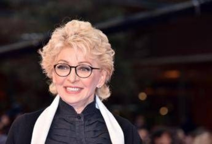 Funerali Bonaccorti, il messaggio di Renato Zero: "Lascerò aperta la porta"