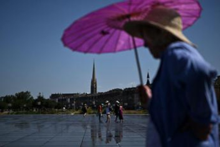 Caldo in Europa, in Italia 16 città in allerta. In Francia il giorno più caldo di sempre. Oms: "E' emergenza sanitaria"