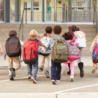 Crescere un figlio in Italia? Costa di media 156mila euro, con rincaro del 12% dal 2022
