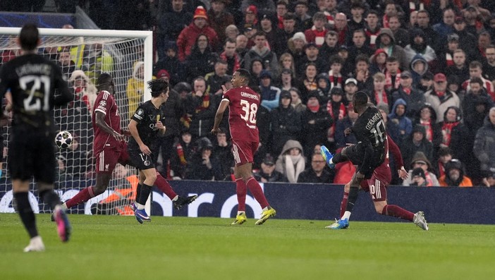 Doppietta Dembelè, il Psg vince 2-0 a Liverpool e va in semifinale