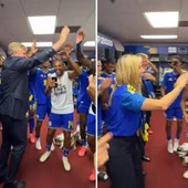 Curacao fa festa ai Mondiali, il re e la regina ballano con la squadra
