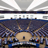 Ucraina, Parlamento Ue accelera l’approvazione del prestito da 90 miliardi