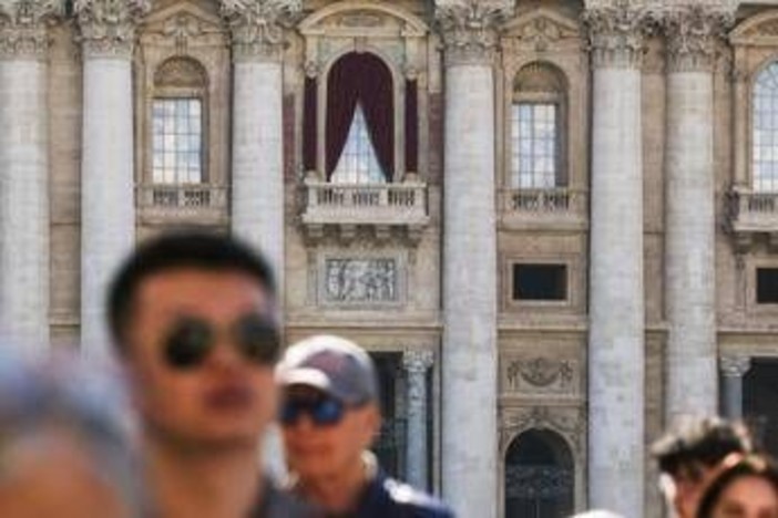 Conclave elegge il nuovo Papa, l'annuncio con l'habemus papam
