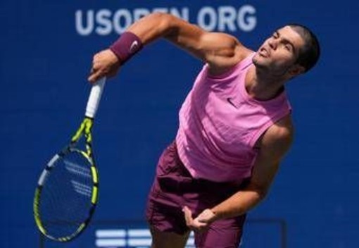 Alcaraz, agli Us Open ecco il nuovo kit... rosa: &quot;Sembra Ken&quot;