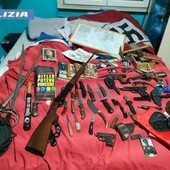 Pavia, armi e svastiche in casa: arrestato 19enne Pavia, armi e svastiche in casa: arrestato 19enne