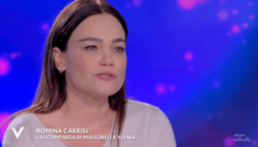 Al Bano-Power, la figlia Romina: "Sono delusa, noi figli spettatori dentro questo teatro" Al Bano-Power, la figlia Romina: "Sono delusa, noi figli spettatori dentro questo teatro"