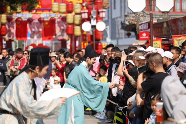 Cina, in crescita i consumi per la Festa nazionale