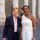 Italia-Gb, Times: Meloni incontra leader opposizione Badenoch e l'avverte: "Non fare accordi con Farage" Italia-Gb, Times: Meloni incontra leader opposizione Badenoch e l'avverte: "Non fare accordi con Farage"